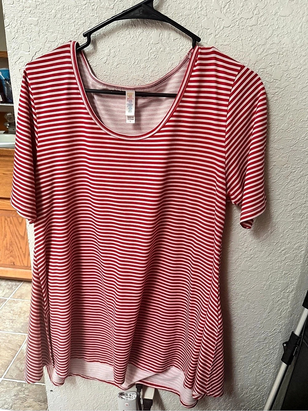 LulaRoe Striped Short Sleeve Top in Red & White Small- FITS LIKE A L OR XL
